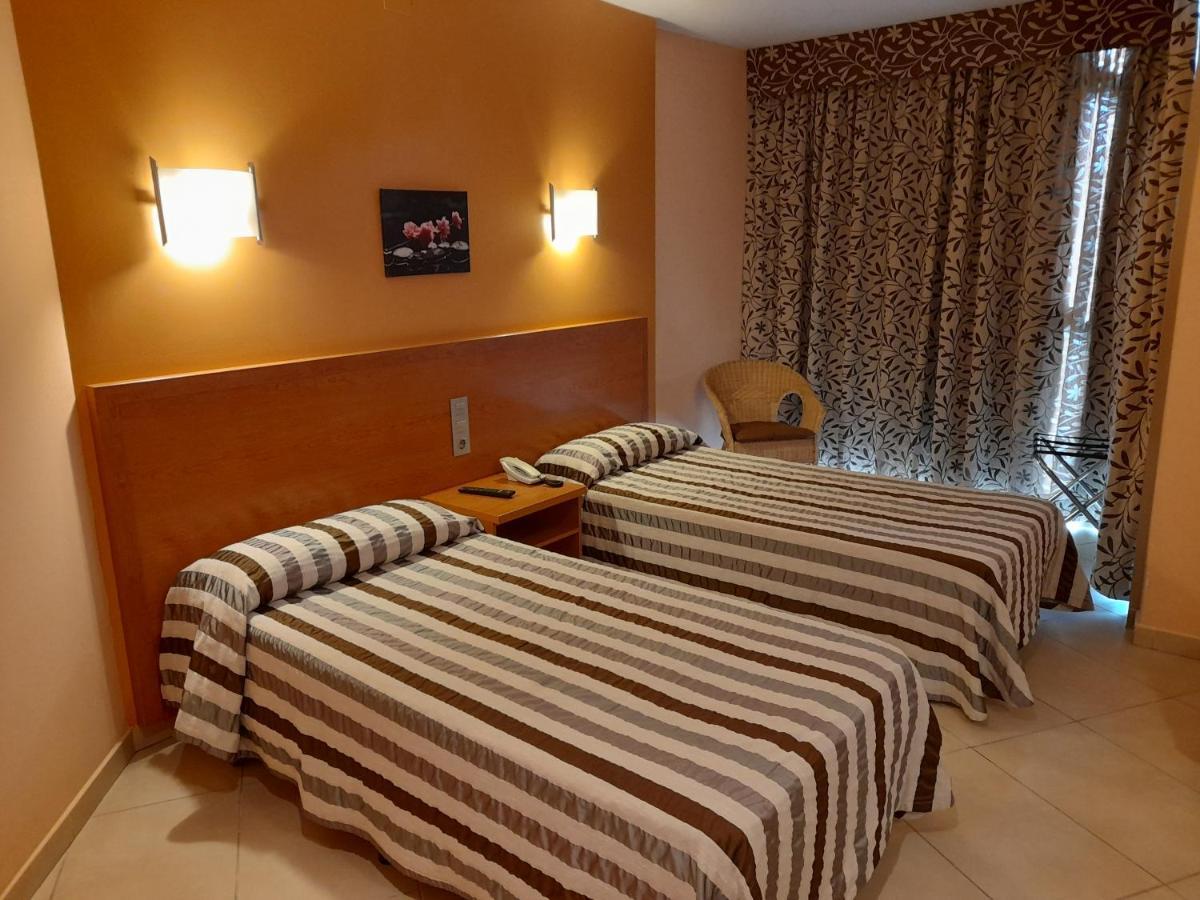 Hotel Avenida Morella Екстериор снимка
